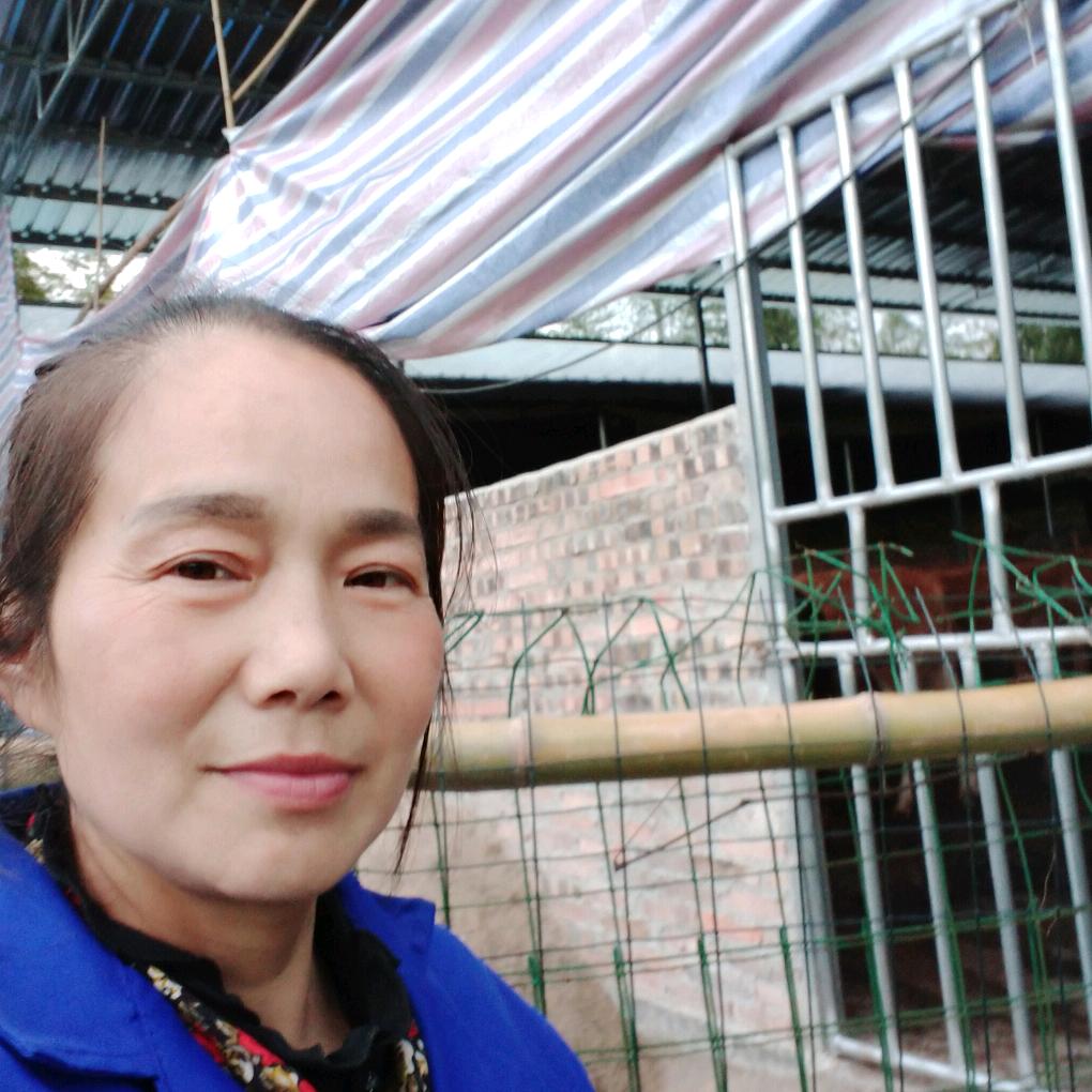 唐琼70养牛夫妇