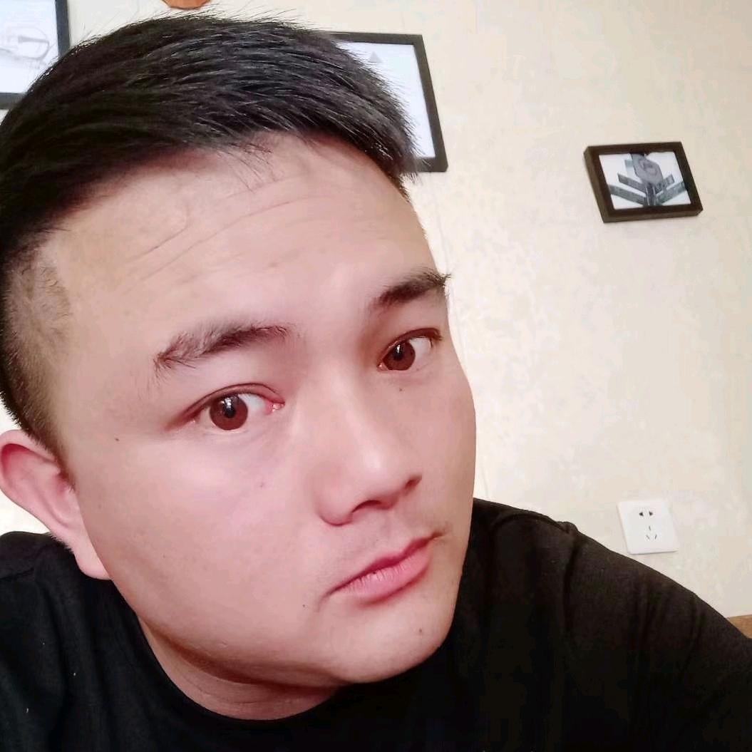 喂鱼的^_^何先生