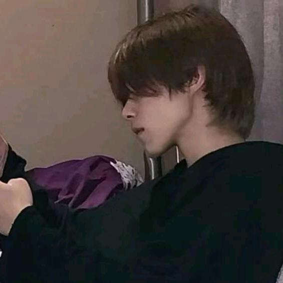 浩南被雨姐追八条街