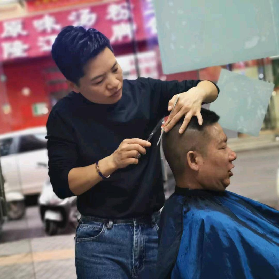 小梁总