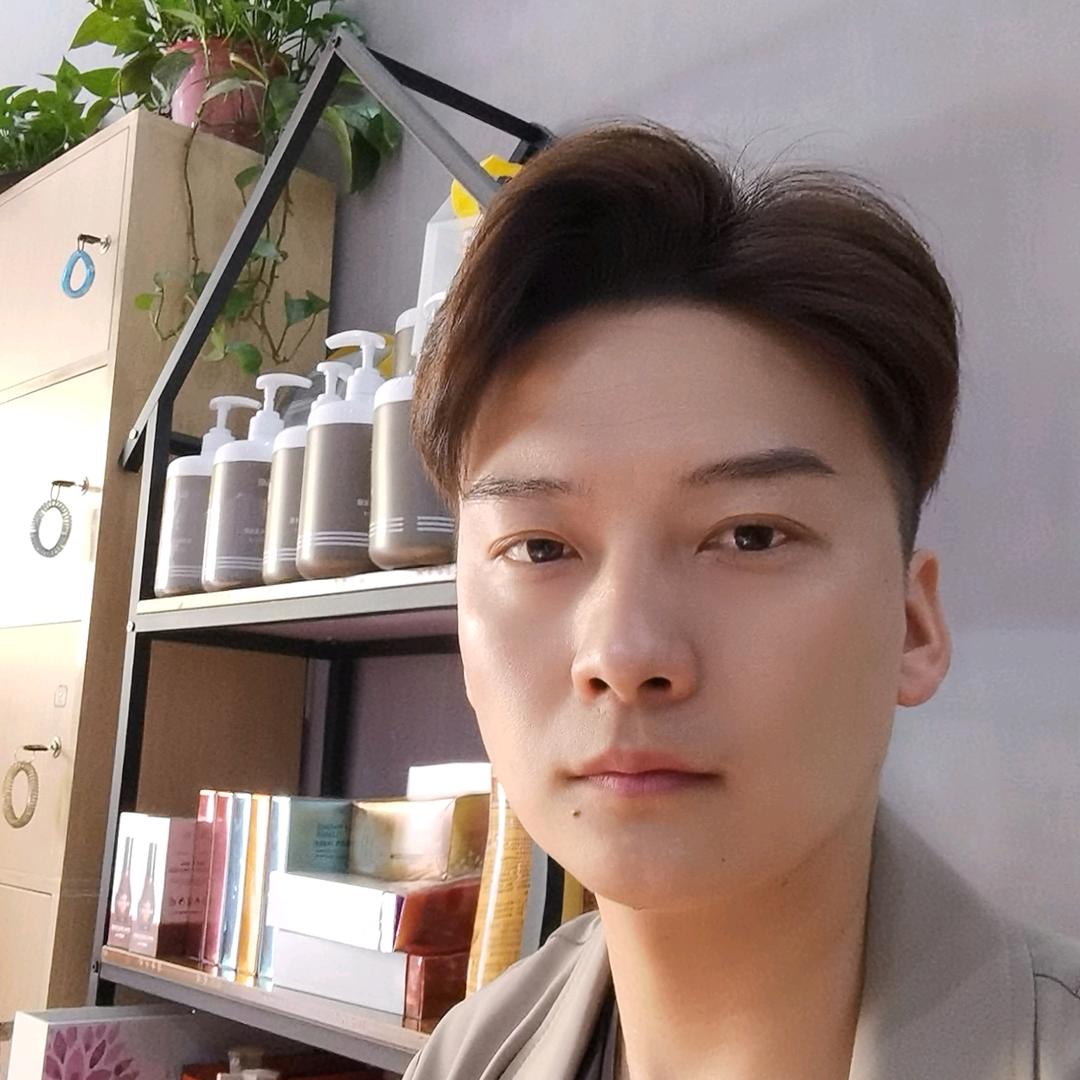 凯辉驻马店烫发之神