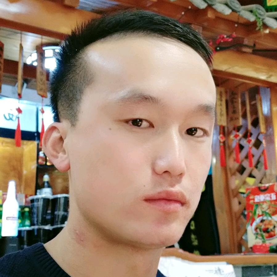 岳伟