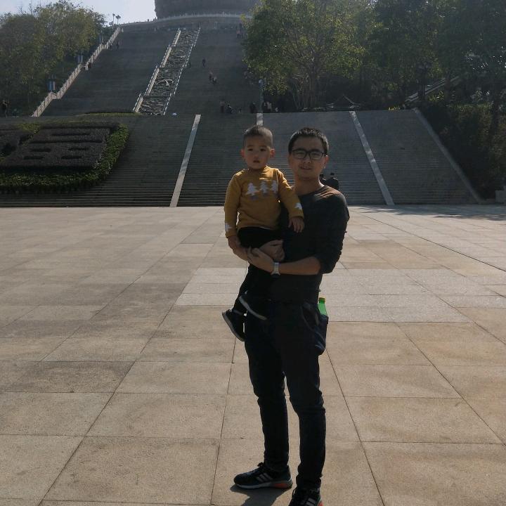 某某某✌