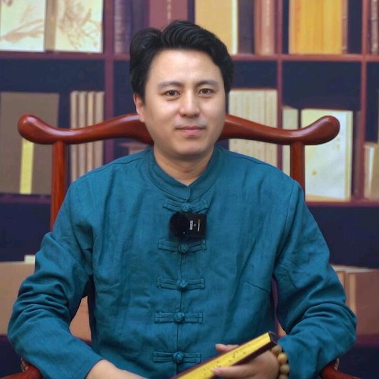 国学小教授何定峰
