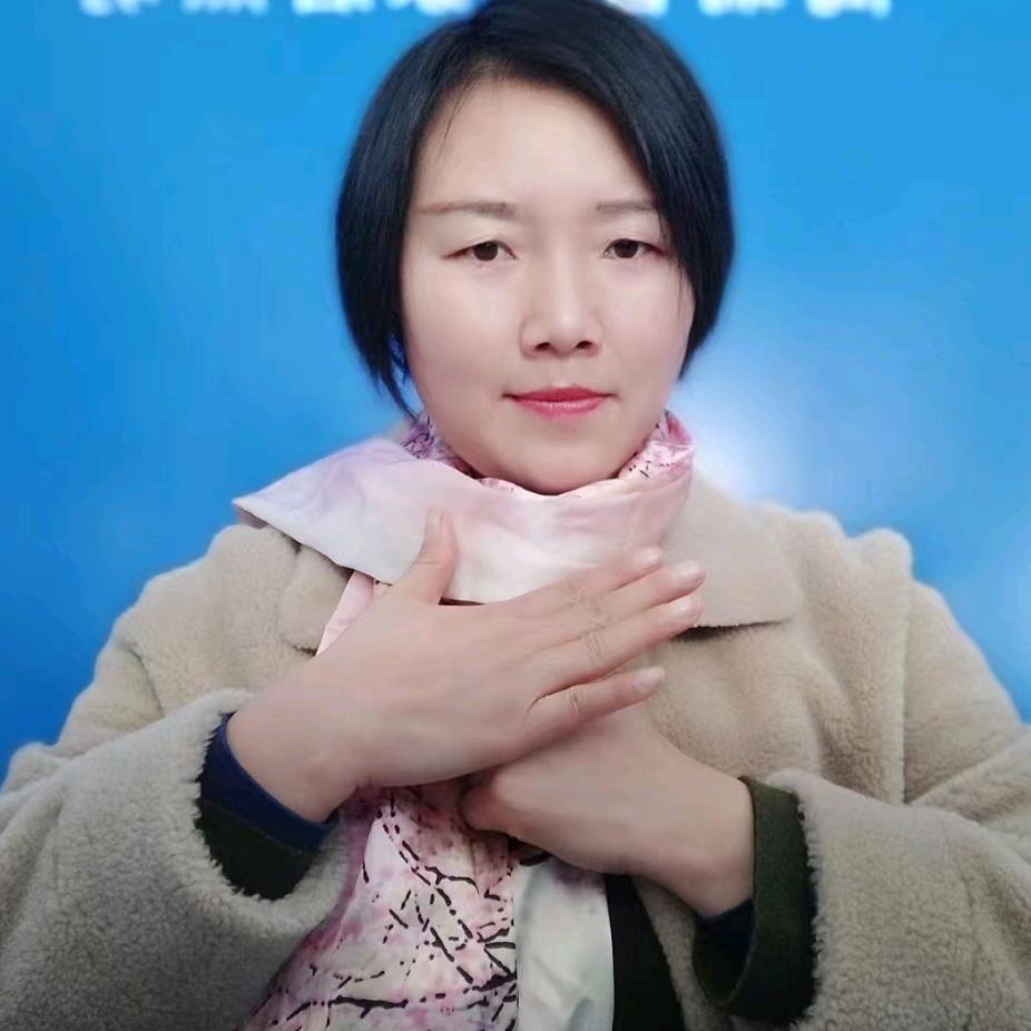 卖灯的小姐姐