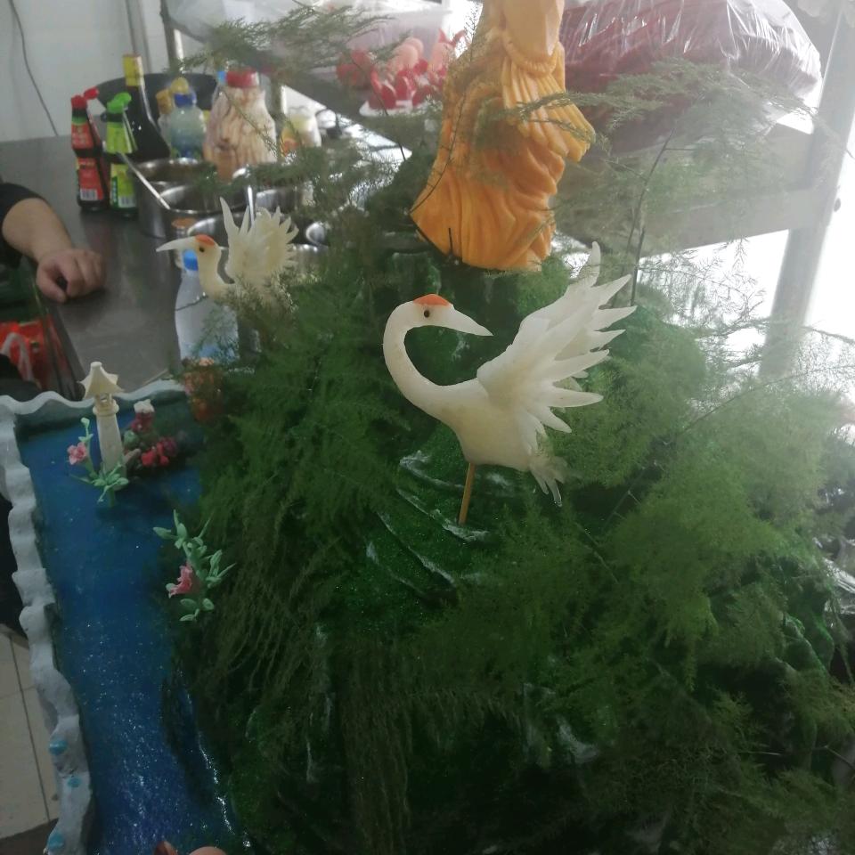 瑶，梅，飛，伦。