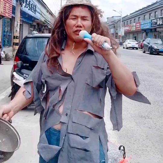 乞丐王和草帽哥