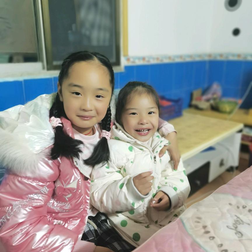 唐歆艺头像