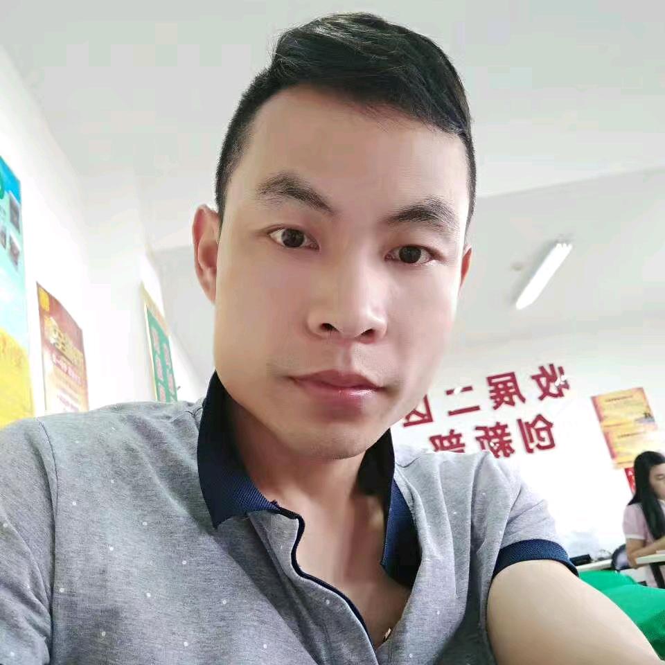 阿龍，李富贵和刘贵香牛肉牛杂煲