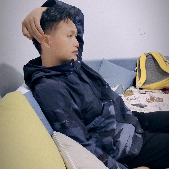 叼着烟袋唱情歌