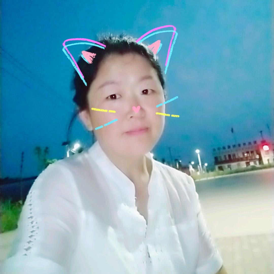 有糖就会笑！😜😜👯