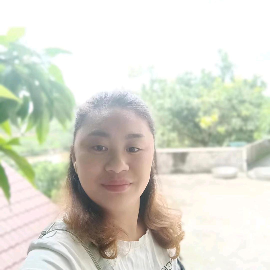 80后市场卖菜的老阿姨