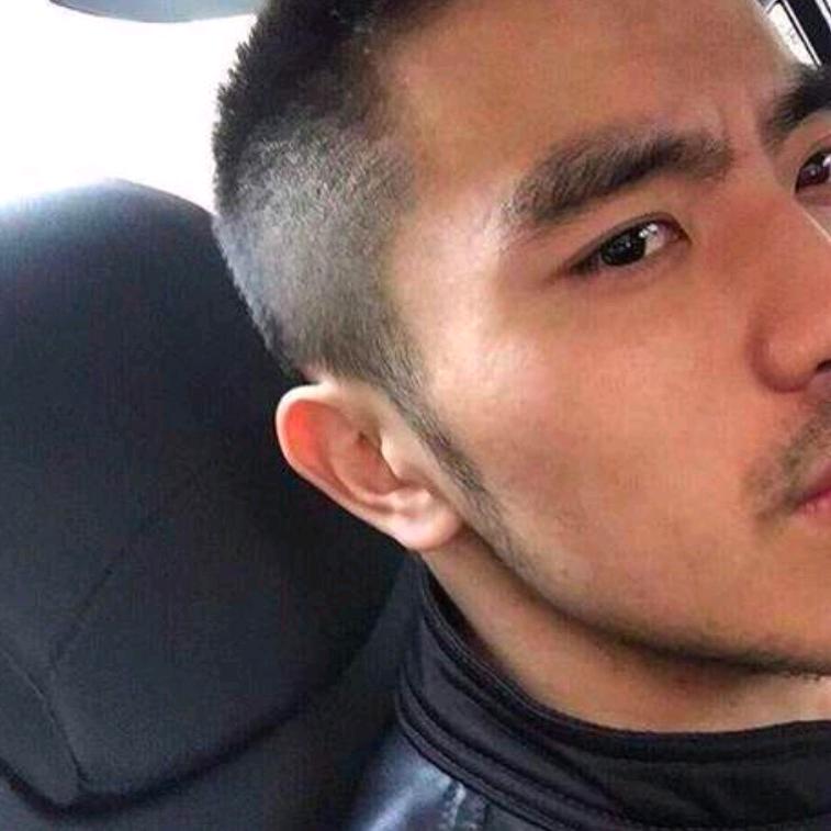 満䳴杰尼斯