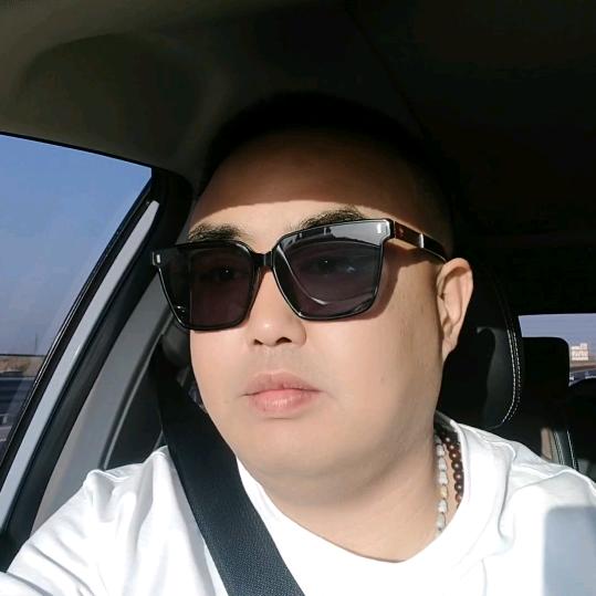 @请叫董先生@