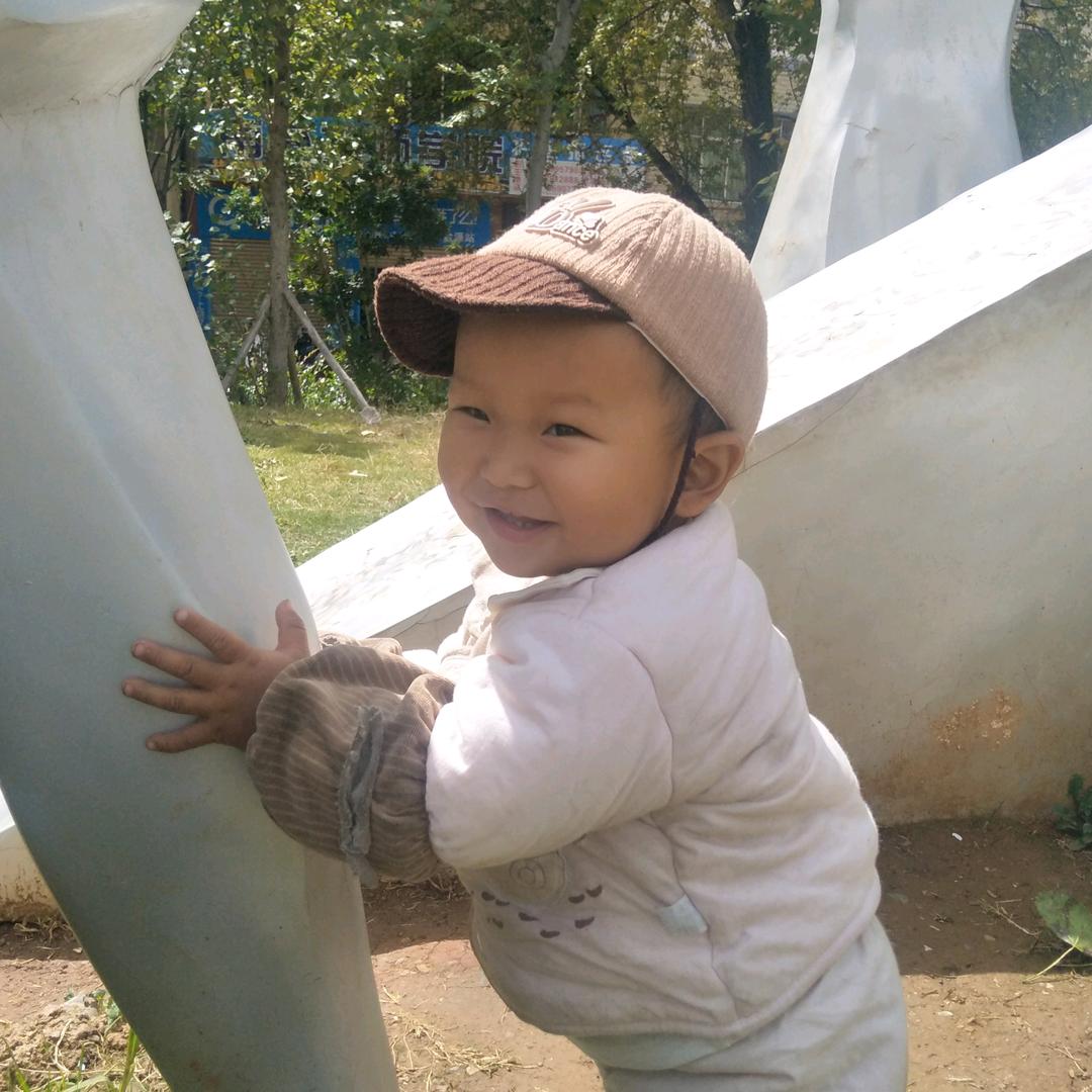 初相识 ლ 终相守