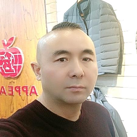 内蒙古乌海市乌达区民乐四楼蜘蛛王男装