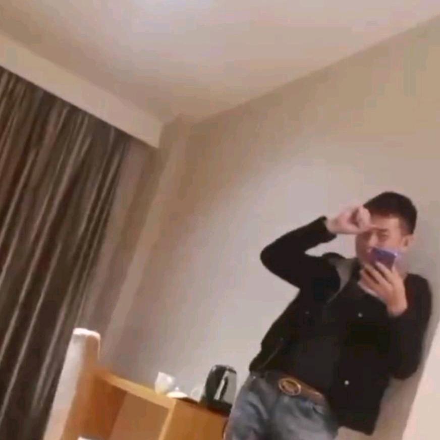 李
