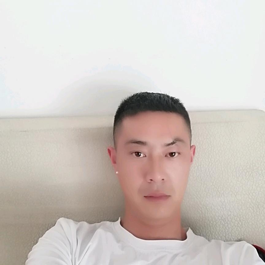 李伟