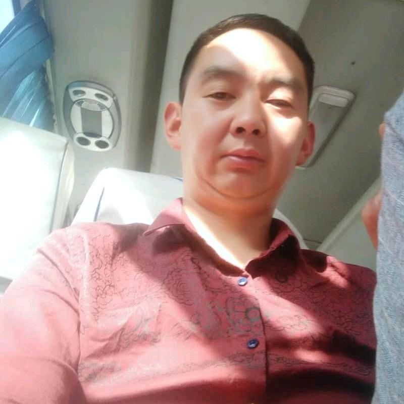 月光下的红酒