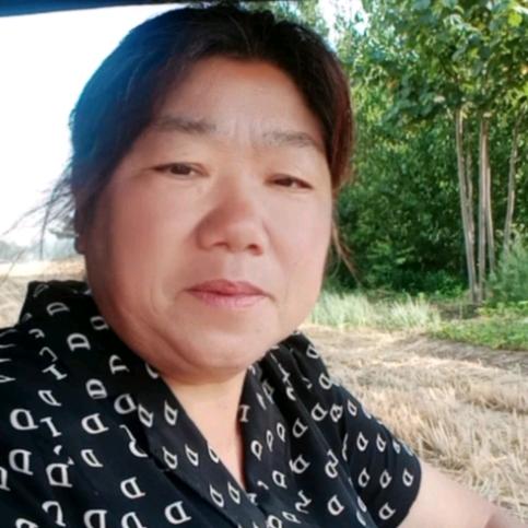 草莓冰淇淋