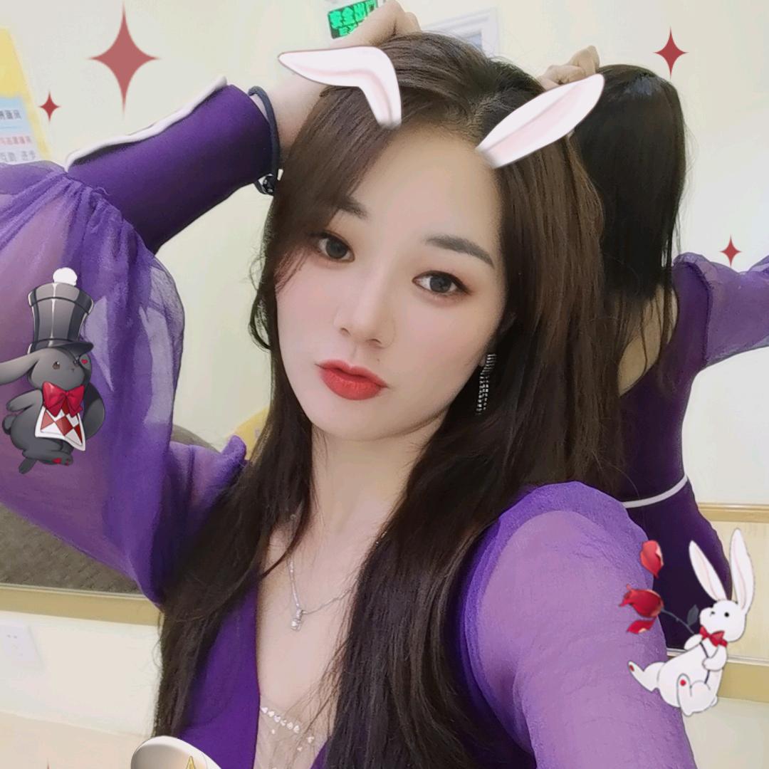 爱笑💋梅梅