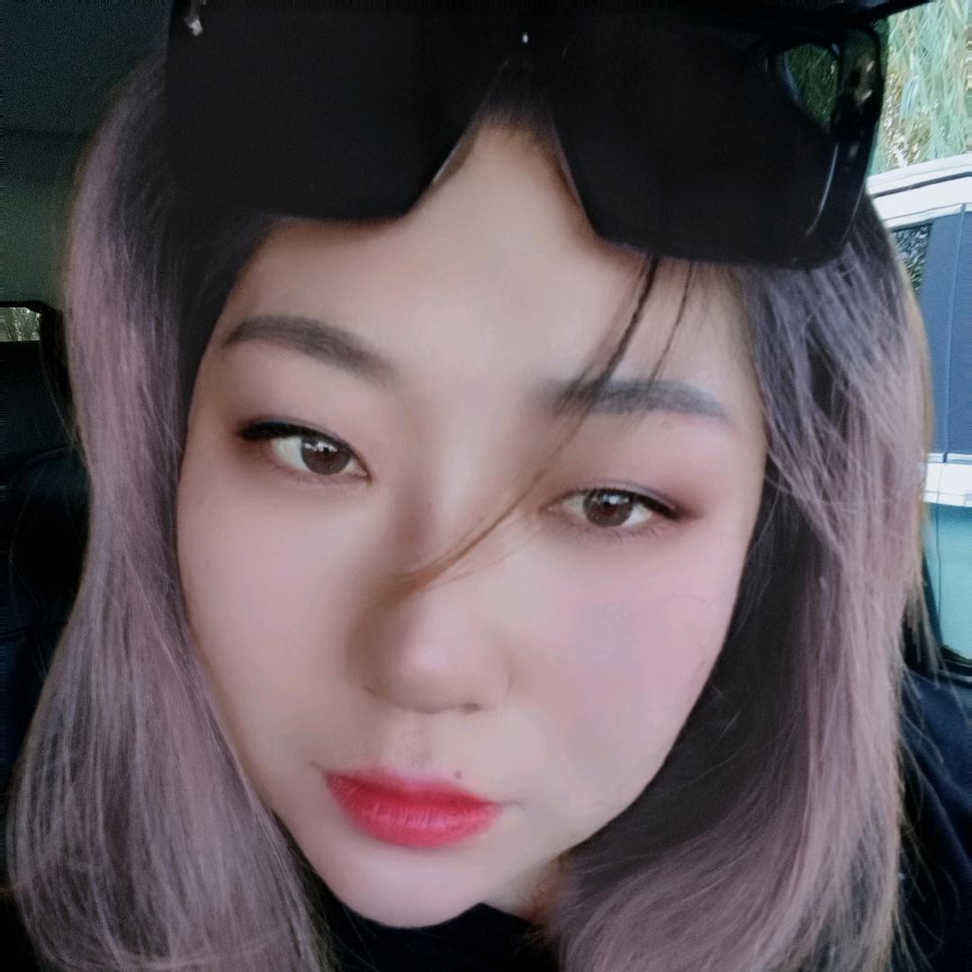 小月牙妈咪头像