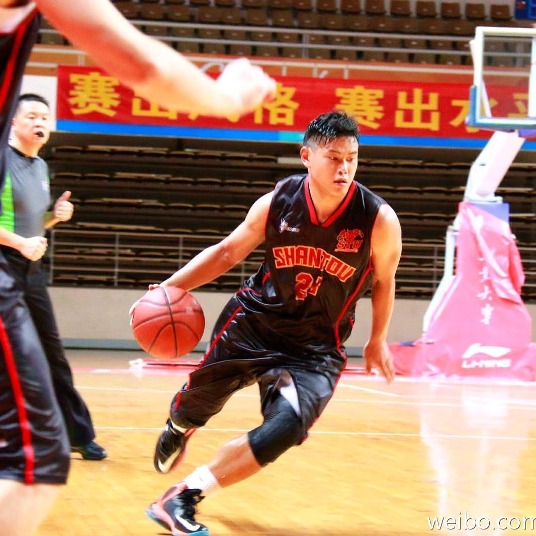 吴昱斐