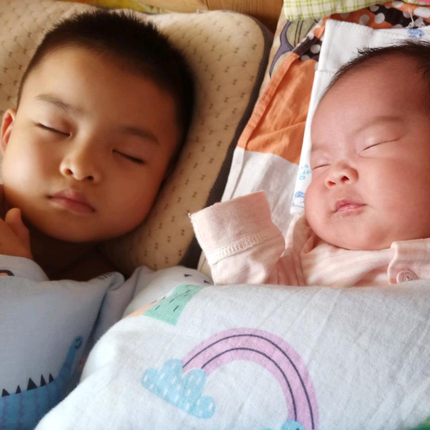 燊燊和囡囡的妈咪