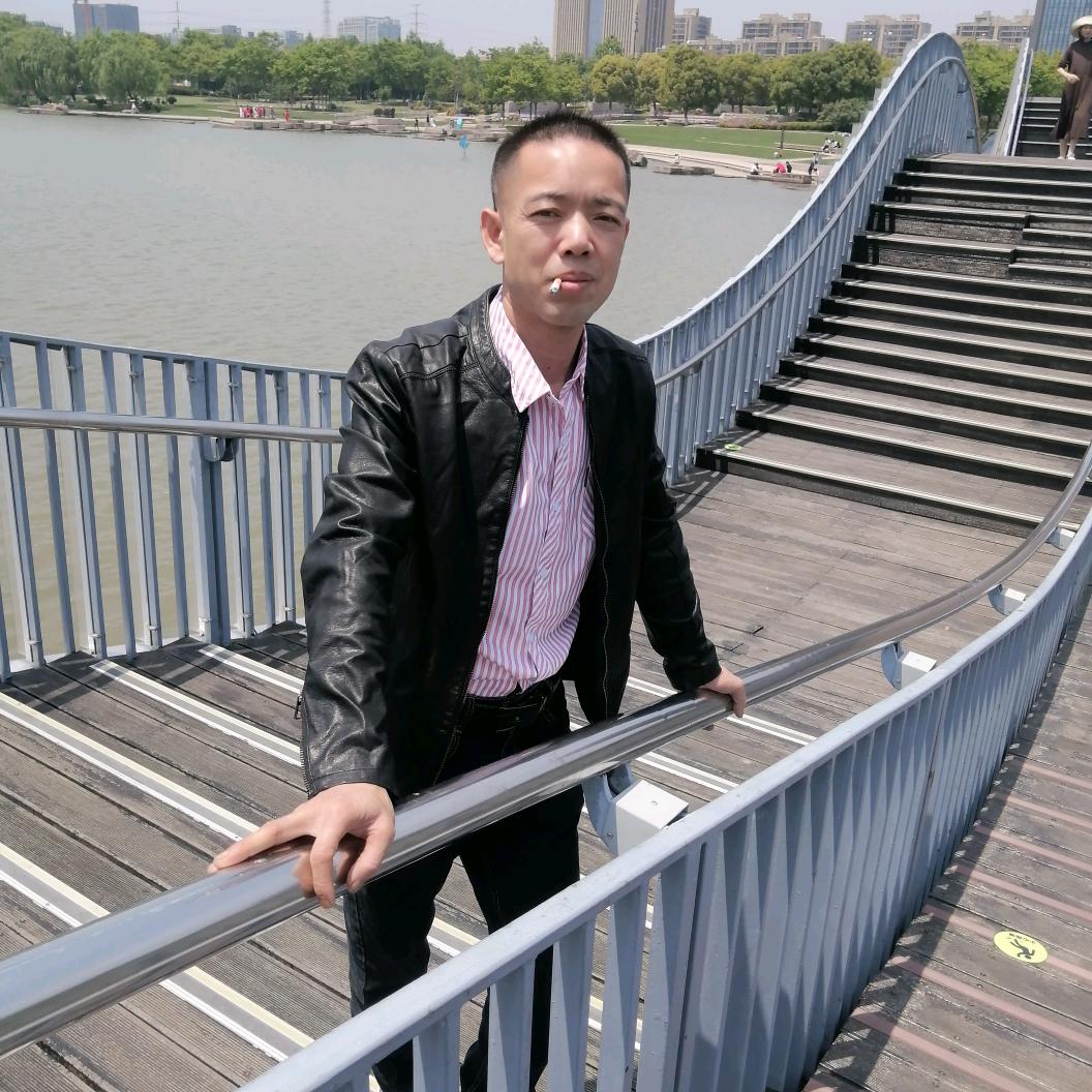林氏辉煌服饰