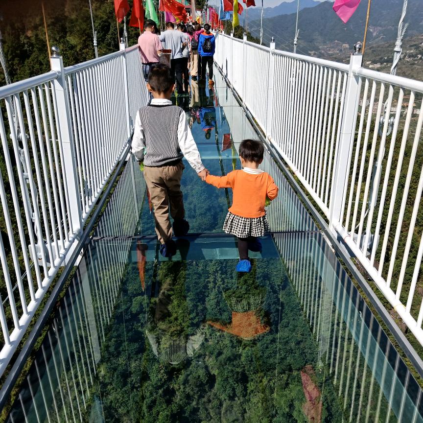 闽南洪哥(闽驰塑胶模具)