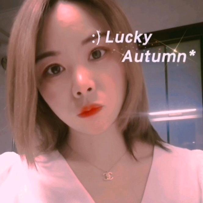 指甲很短的小妞。