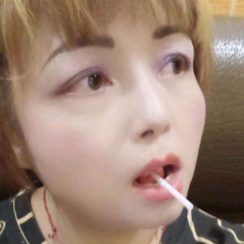 小雪花🌹🐾公主飘飘雪。€年的宅女
