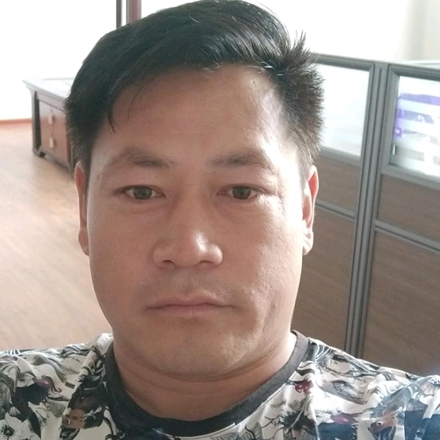 相信自己董彪
