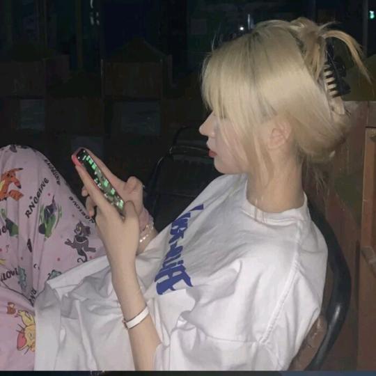 江江江.