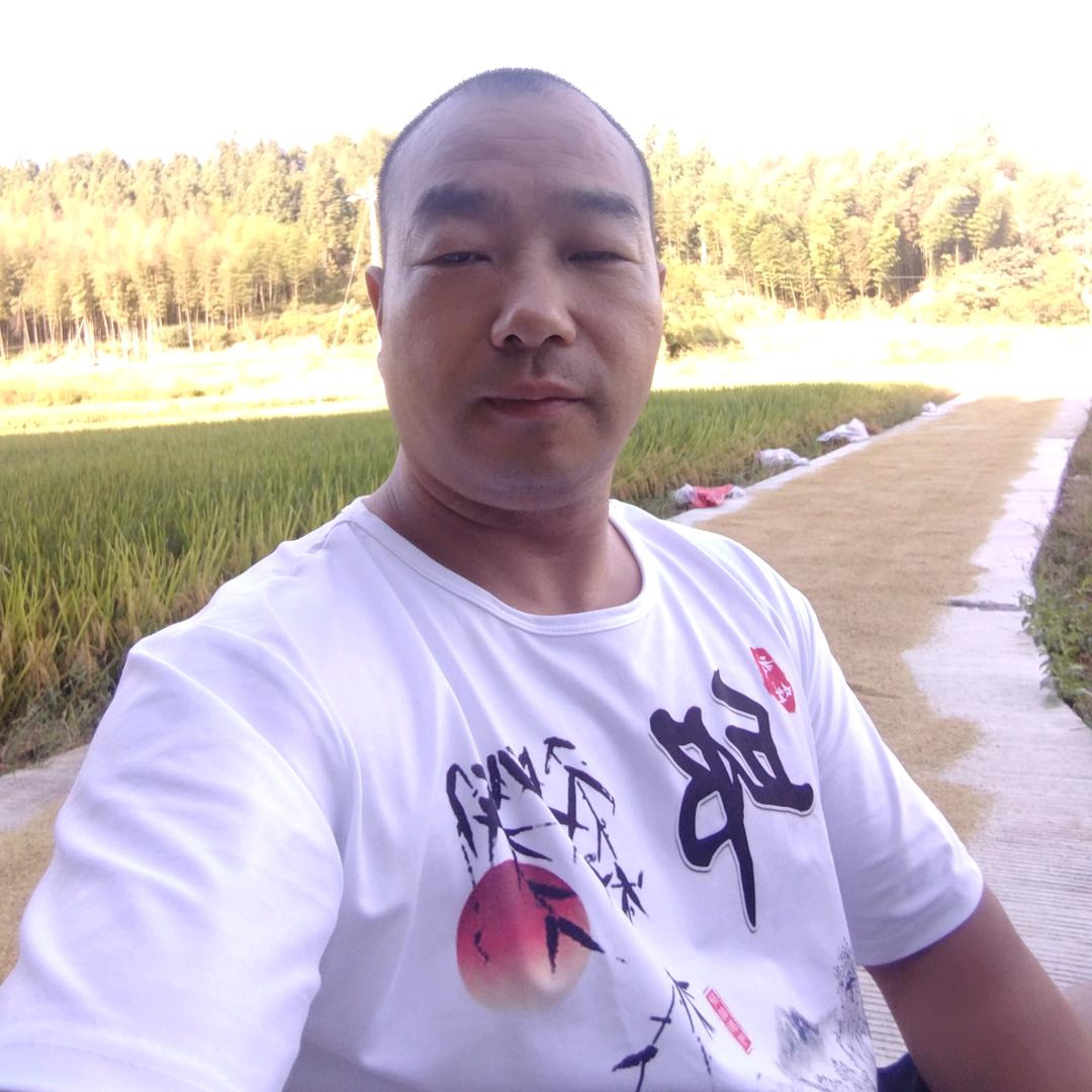 邱福举。