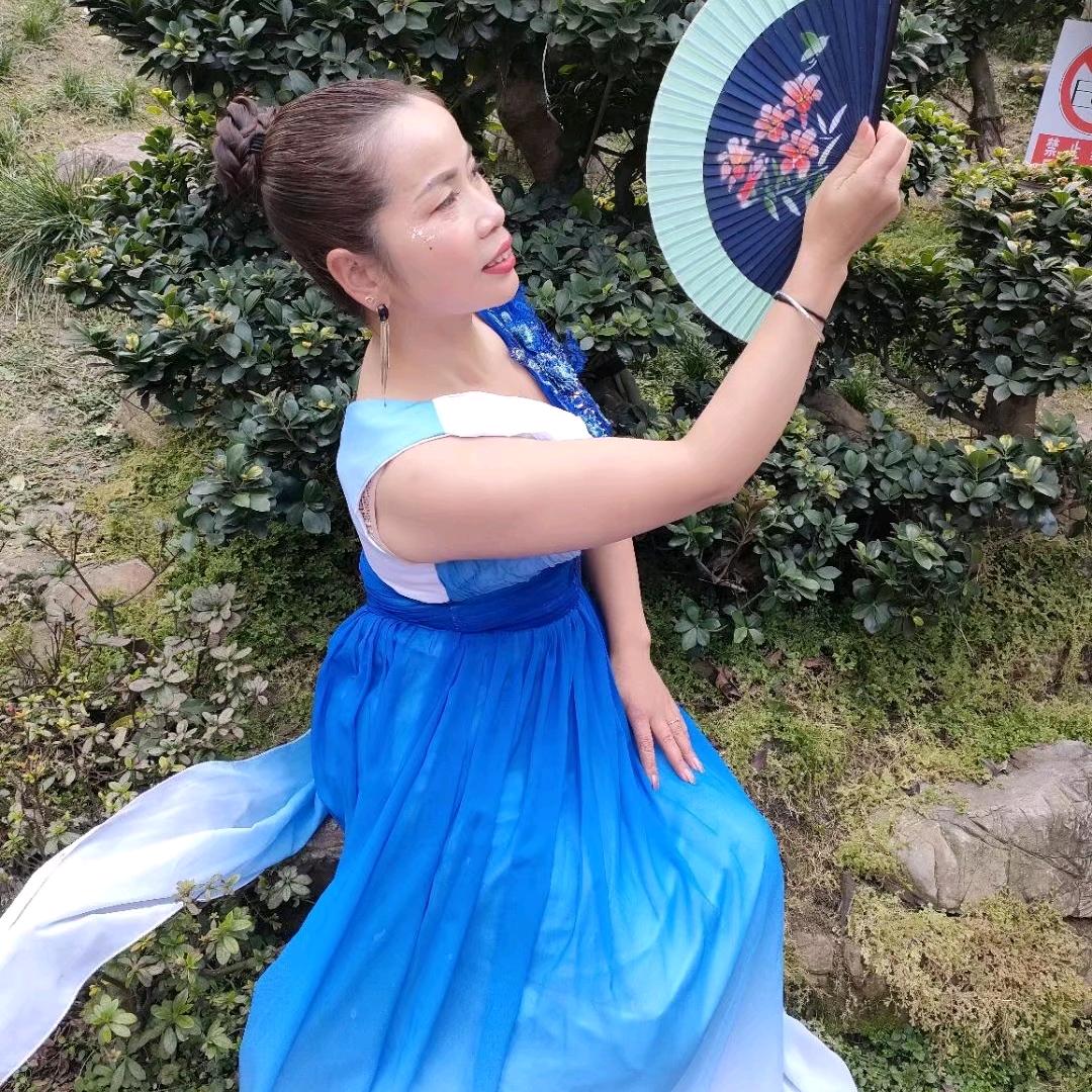 辉姐😊😊