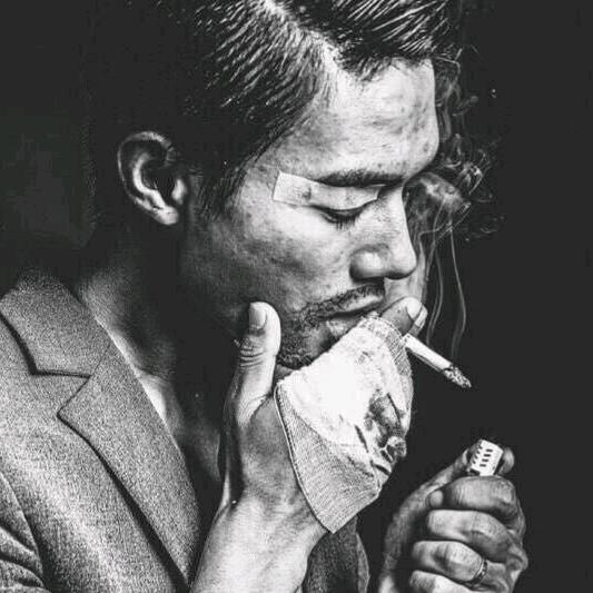 男人何必撑的那么狼狈！