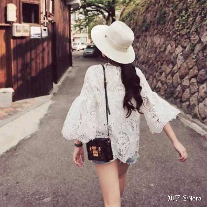 蔷薇٩(๛ ˘ ³˘)۶♥