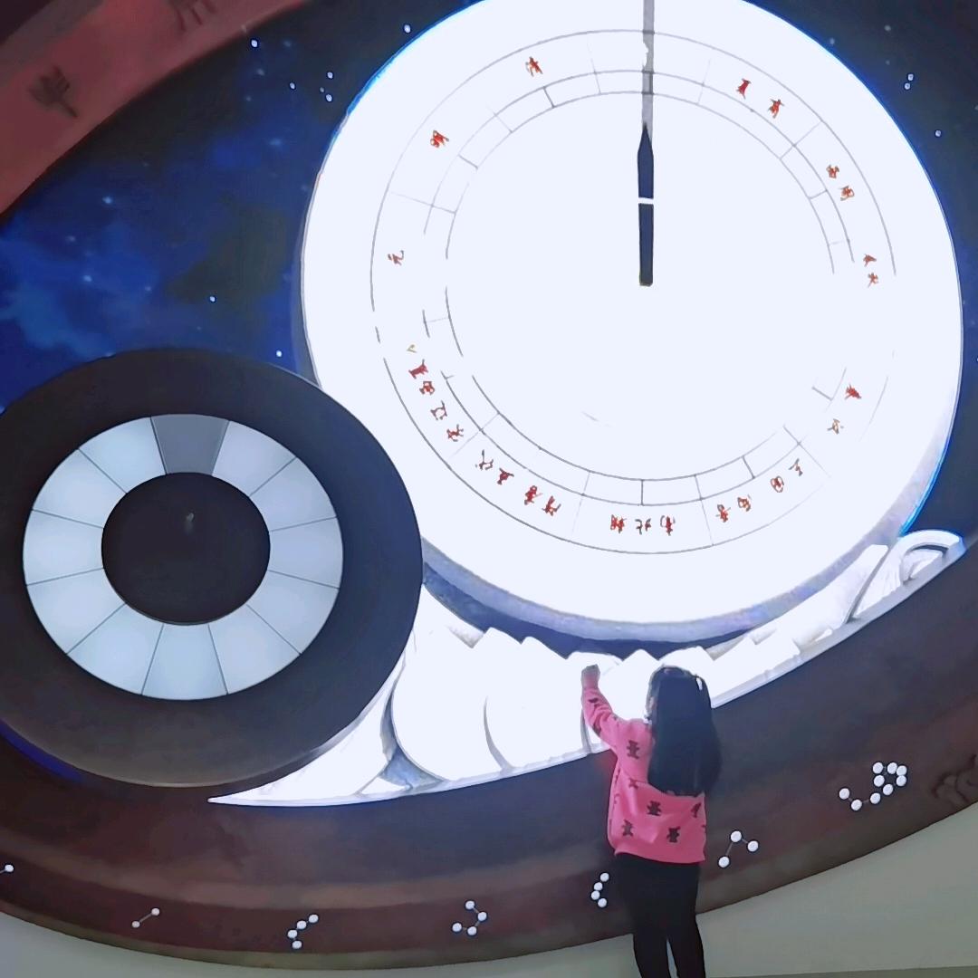 逸逸爱吃棒棒糖🍭