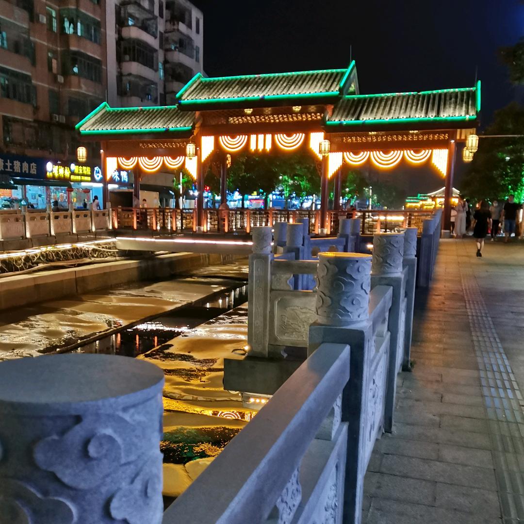 明月清