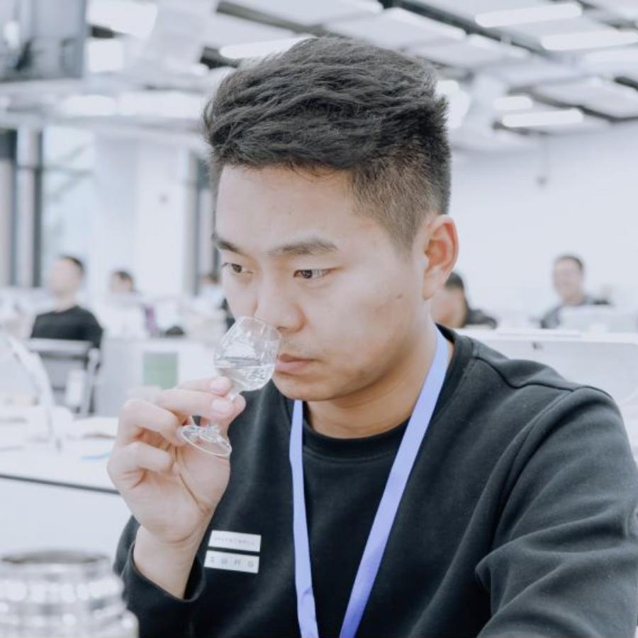李同学与酒