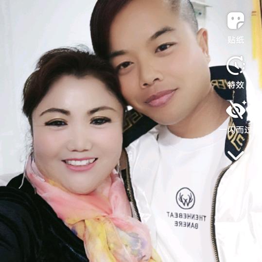 锡盟荣姐小伟