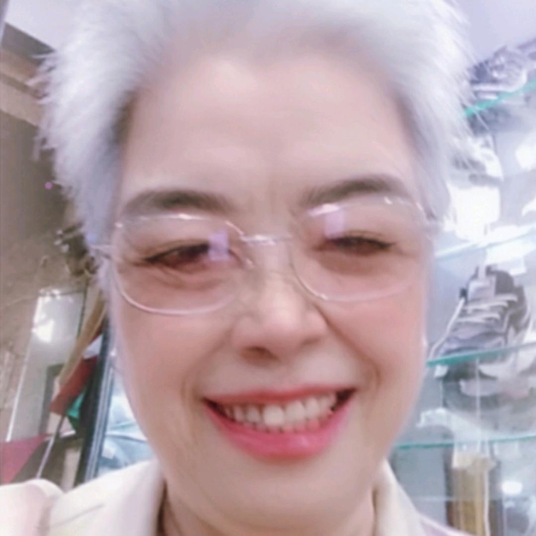 伍女士