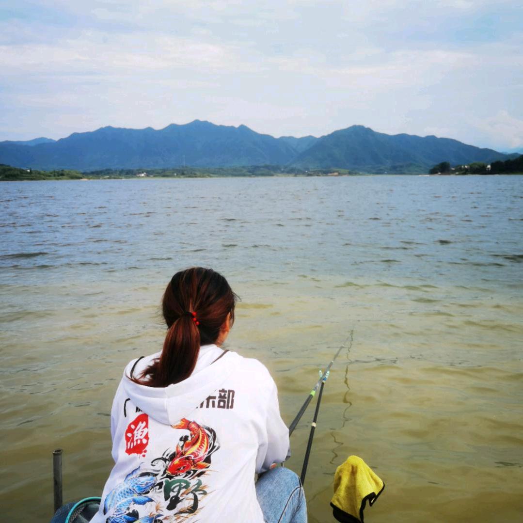 三妹爱钓鱼🎣🌸