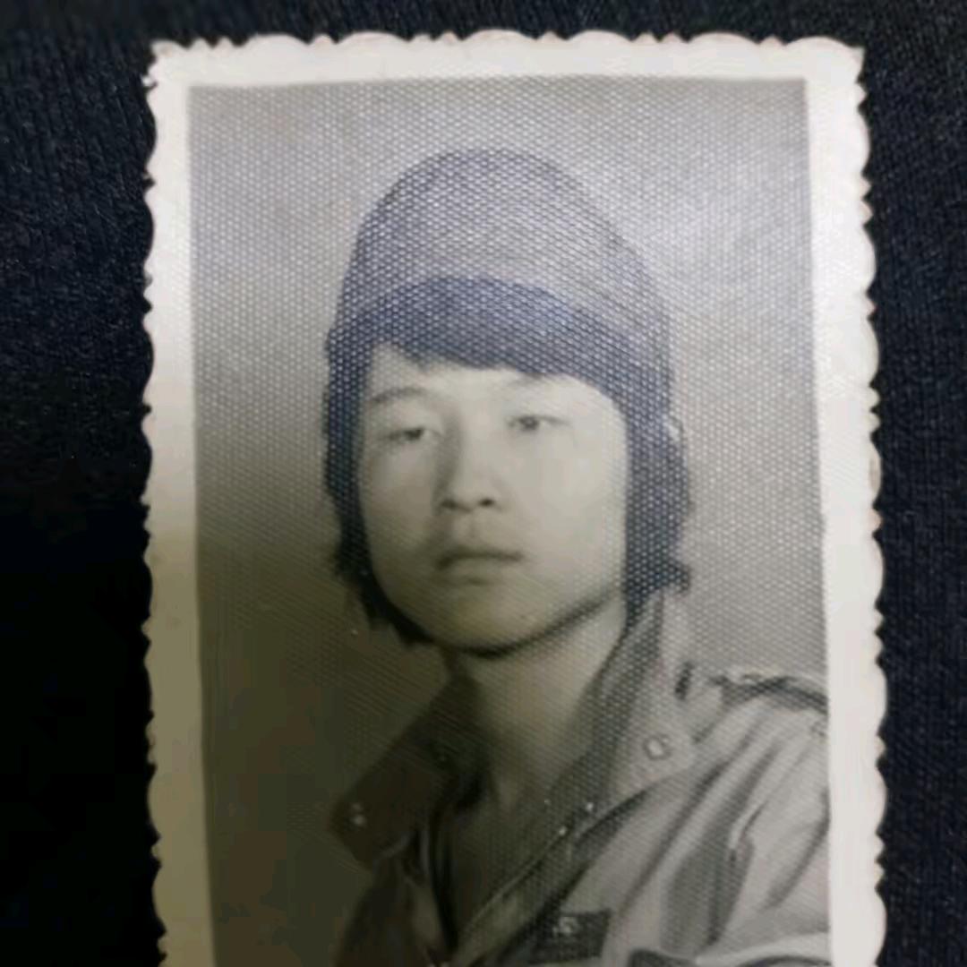 心中泪，无处说。