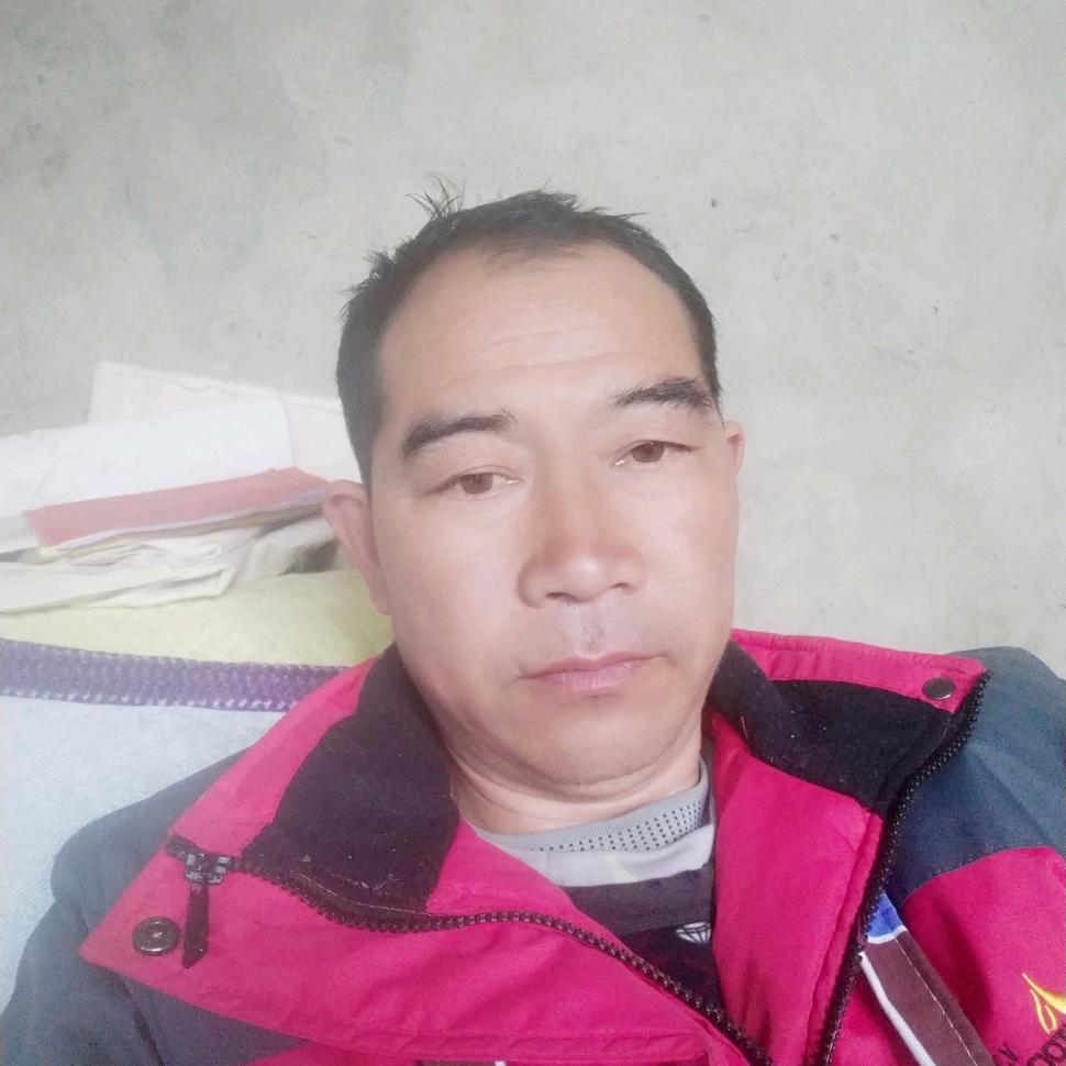 杨臣春