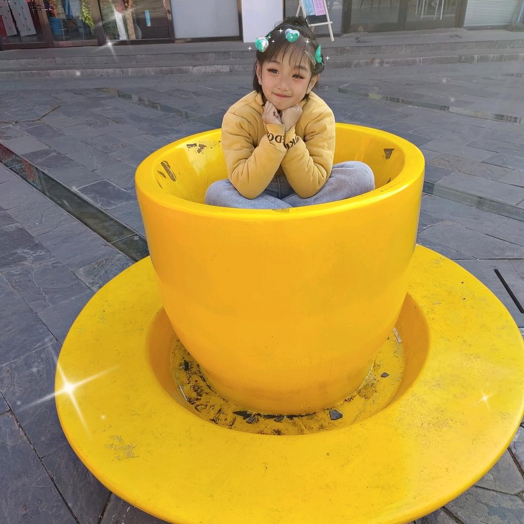 我是临漳县建军装修材料批发门市丽梅