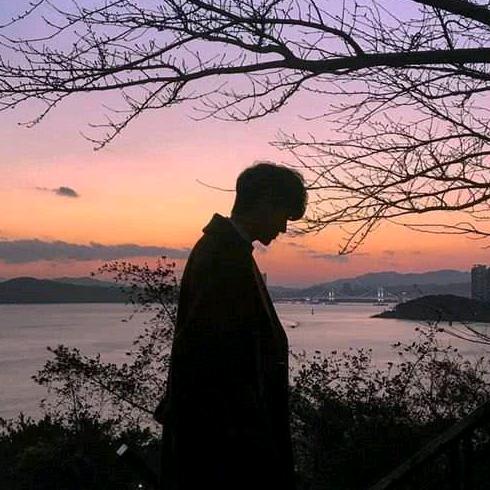 海蓝色的陈桃卫