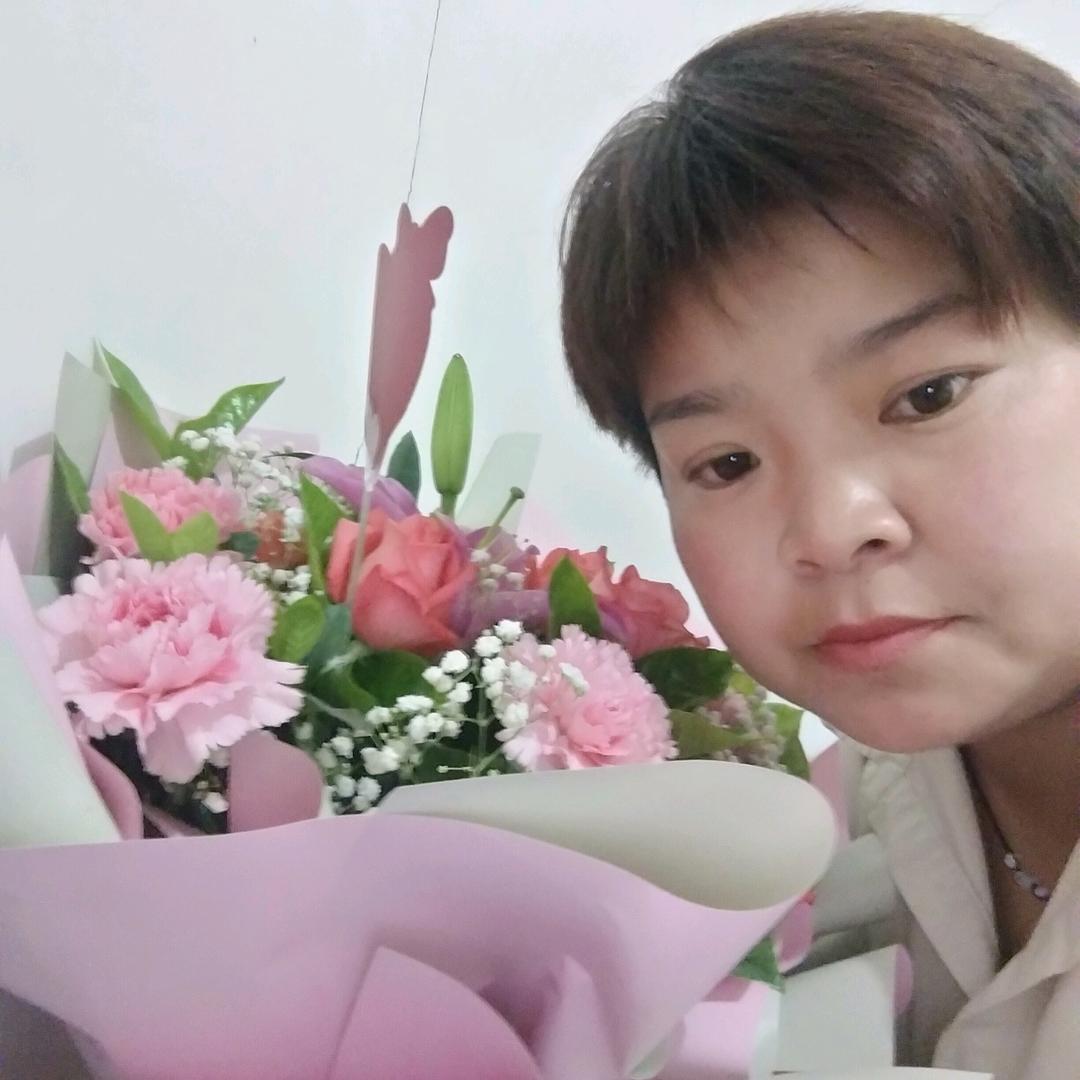 《批发墙板》老板娘《雁北村委会南100米