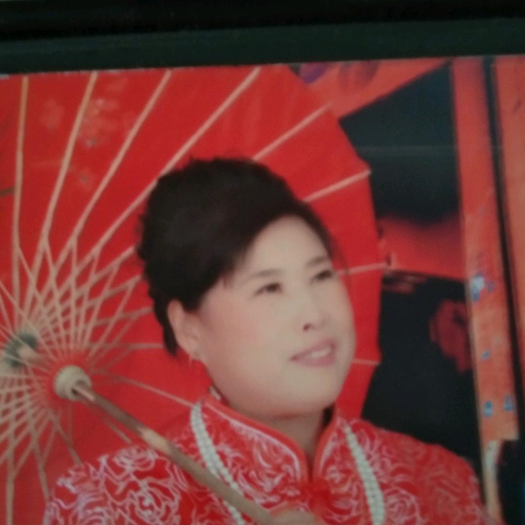 应秋萍
